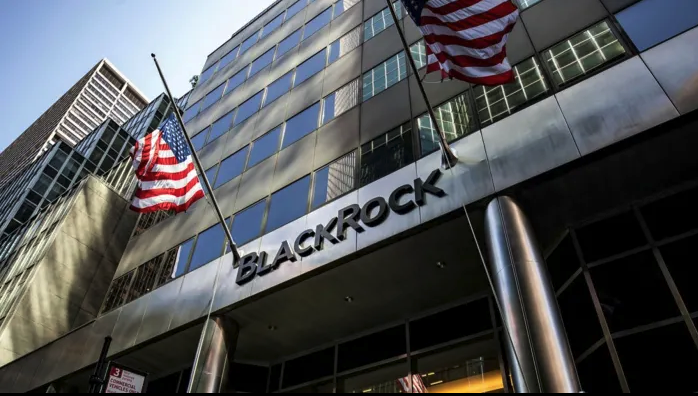 BlackRock drží Ameriku pod krkom