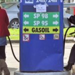 Desať miliónov chudobných Francúzov dostane 100 eur na benzín