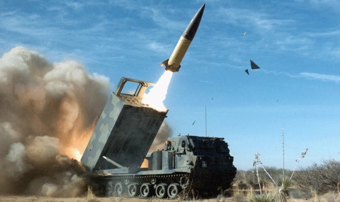 Biden sa blíži k rozhodnutiu poslať na Ukrajinu rakety dlhého doletu. Zvažujete útoky na Rusko?
