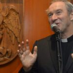 Chmelár: Arcibiskup Bezák nie je duchovným pastierom ale chovným baranom opozície