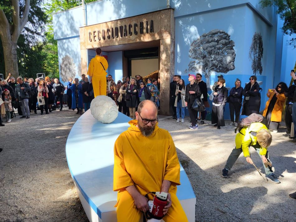 „Umelecká“ hanba: Slovenskú nekultúrnu „kultúru“ prezentovali progresívci na festivale v Benátkach