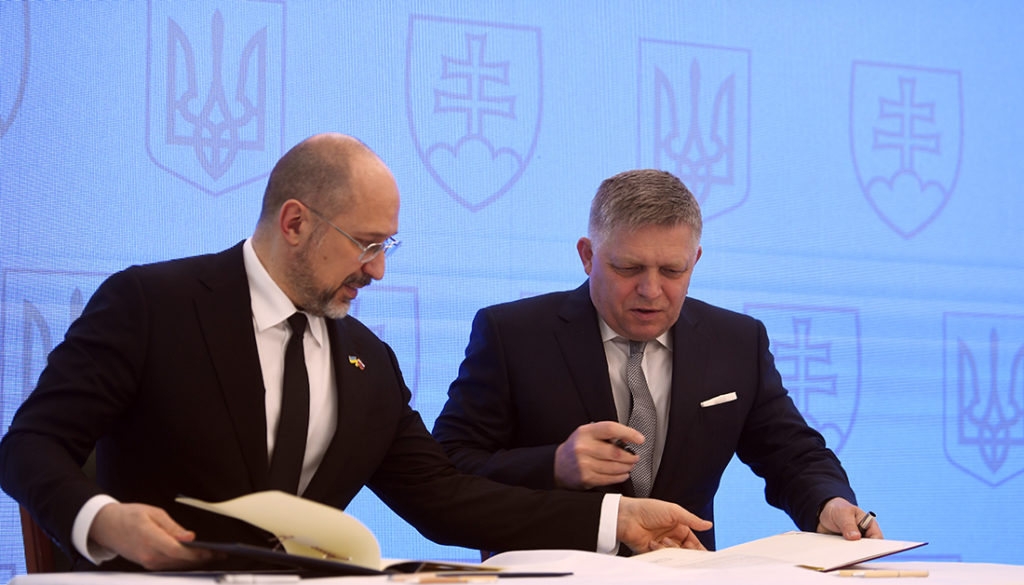Vláda: SR a Ukrajina podpíšu dohodu k práci rodinných príslušníkov diplomatov
