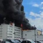 Hasiči zlikvidujú veľký požiar vo výrobnej hale Diehl, ktorý je spojený s dodávkou systémov Iris-T pre Ukrajinu