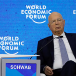 Klaus Schwab „odstoupil“  z funkce výkonného předsedy Světového ekonomického fóra
