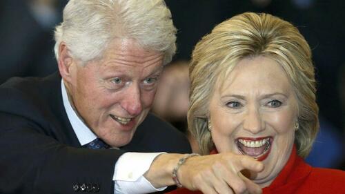 Seznam smrti Clintonových: Novinářská analýza mnoha „podivných náhod“