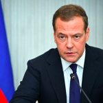 Medvedev sľubuje za vraždu veliteľa ruskej protichemickej obrany bezprostrednú odplatu v plnej výške.