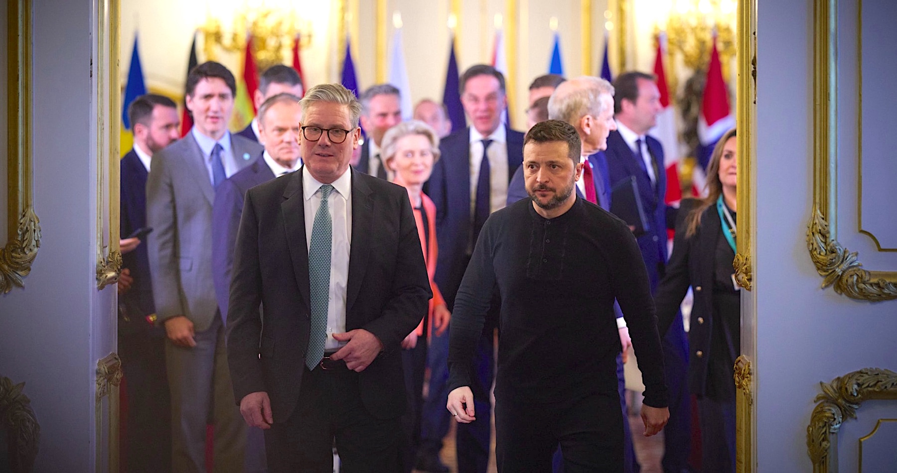 Osamotení vojnoví štváči v Británii a EÚ, slúžiaci Deep state, odmietajú Trumpovu politiku a reagujú na ňu budovaním strategickej súdružskej spolupráce…