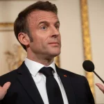 Ruská invázia na Ukrajine je podľa Emmanuela Macrona pre Rusko vojenským, ekonomickým a strategickým neúspechom.