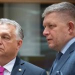 „EÚ sa začína rozpadávať,“ vyhlásil maďarský premiér Viktor Orbán a vymenoval dôvody dezintegrácie Európskej únie. Dodal, že Európa sa rozdelila na dva tábory – „vojnový tábor a mierový tábor“