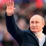 „Putinova izolácia je mýtus. Rusko posilňuje svoju pozíciu súčasne na vojenskom fronte, v diplomacii a vo vzťahoch s kľúčovými globálnymi hráčmi – od Indie až po Čínu,“ konštatuje taliansky mienkotvorný denník Corriere della Sera