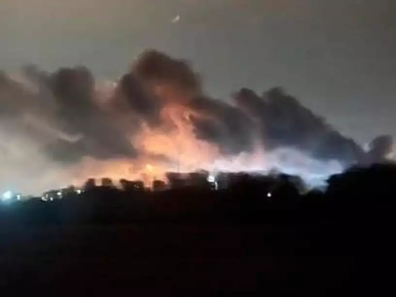 Analytik Pjakin vysvetlil prečo boli vyhodené do vzduchu rafinérie v Maďarsku a Rumunsku a prečo sa písalo aj o Slovensku?