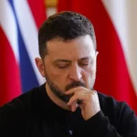 VIDEO: Zelenského režim je prekážkou dosiahnutia mieru medzi Ruskom a Ukrajinou. Podľa šéfa ukrajinských neonacistov sa na Ukrajine chystá prevrat v réžii USA a Ruska.