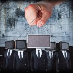 Bitka o minulosť: Ako moc prepisuje históriu, aby zabezpečila prítomnosť