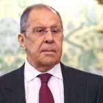 Sergej Lavrov varoval pred zdrvujúcou reakciou v prípade napadnutia Ruska
