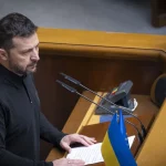 Zelenského prejav o 21:07: „Žiadam vás, aby ste pomohli usporiadať voľby.“ Ukrajina je pripravená na prímerie