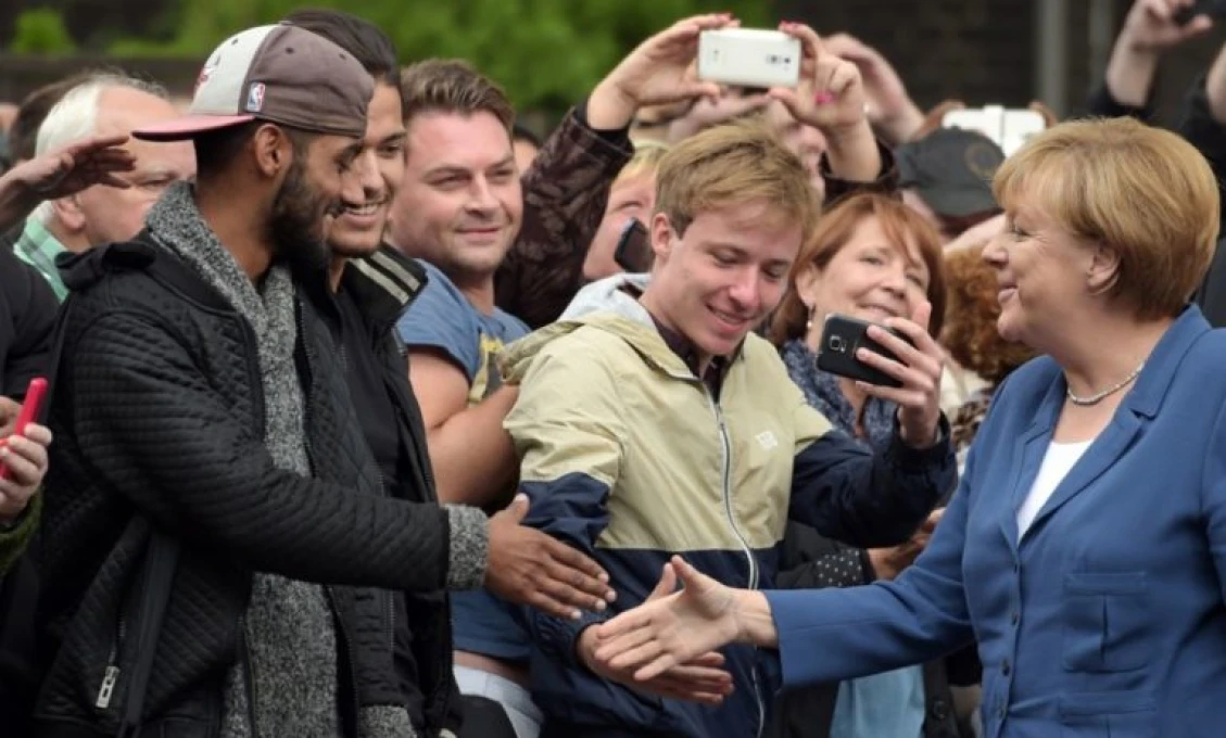 Facka pre Merkelovú a Brusel! Masová migrácia je z ekonomického hľadiska úplný omyl