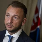 VIDEO: Slovensko sa búri! Minister Šutaj Eštok odmieta diktát Bruselu a chráni naše hranice!