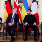 VIDEO: Viditeľne nervózny Zelenskyj po debate s vojnovými štváčmi Merzom, Macronom a Starmerom vyhlásil, že Ukrajina nemôže v žiadnej mierovej dohode odstúpiť územie Rusku