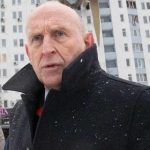 Britský minister obrany John Healy by rád uniesol Putina. „Vzal by som Putina do väzby“