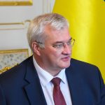 Šokujúci zásah v Maďarsku: Sedem Ukrajincov a bývalý generál zadržaní s miliónmi a zlatom!