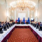 Vláda napokon predstúpi pred poslancov parlamentu. Po verdikte Ústavného súdu musí oficiálne požiadať o dôveru