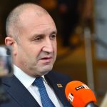 VIDEO: Bulharsko bude blokovať najnovší balík protiruských sankcií EÚ, oznámil nový bulharský premiér Rumen Radev, ktorý sa – rovnako ako Robert Fico – stretol v Bruseli s Volodymyrom Zelenským. Predĺženie existujúcich sankcií voči Rusku o 12 mesiacov však Bulharsko podporilo